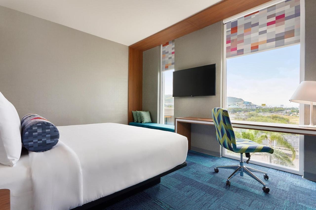 Отель Aloft Queretaro El Salitre Экстерьер фото