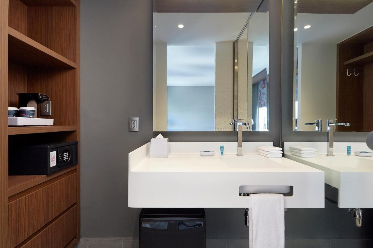 Отель Aloft Queretaro El Salitre Экстерьер фото