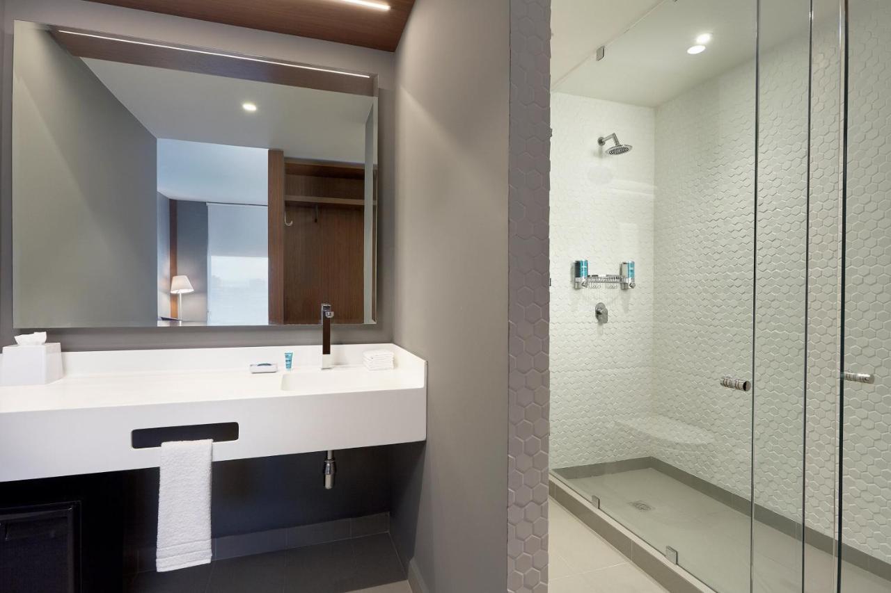Отель Aloft Queretaro El Salitre Экстерьер фото