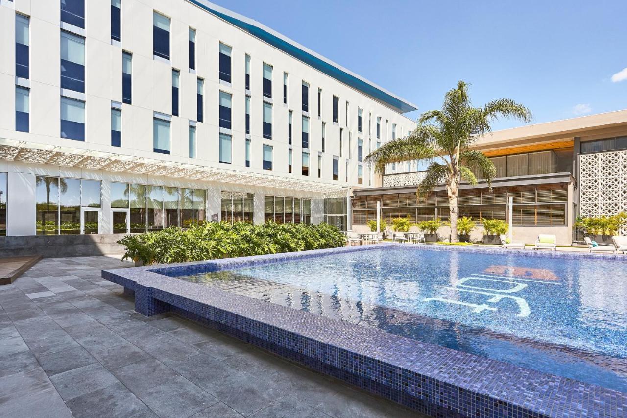 Отель Aloft Queretaro El Salitre Экстерьер фото
